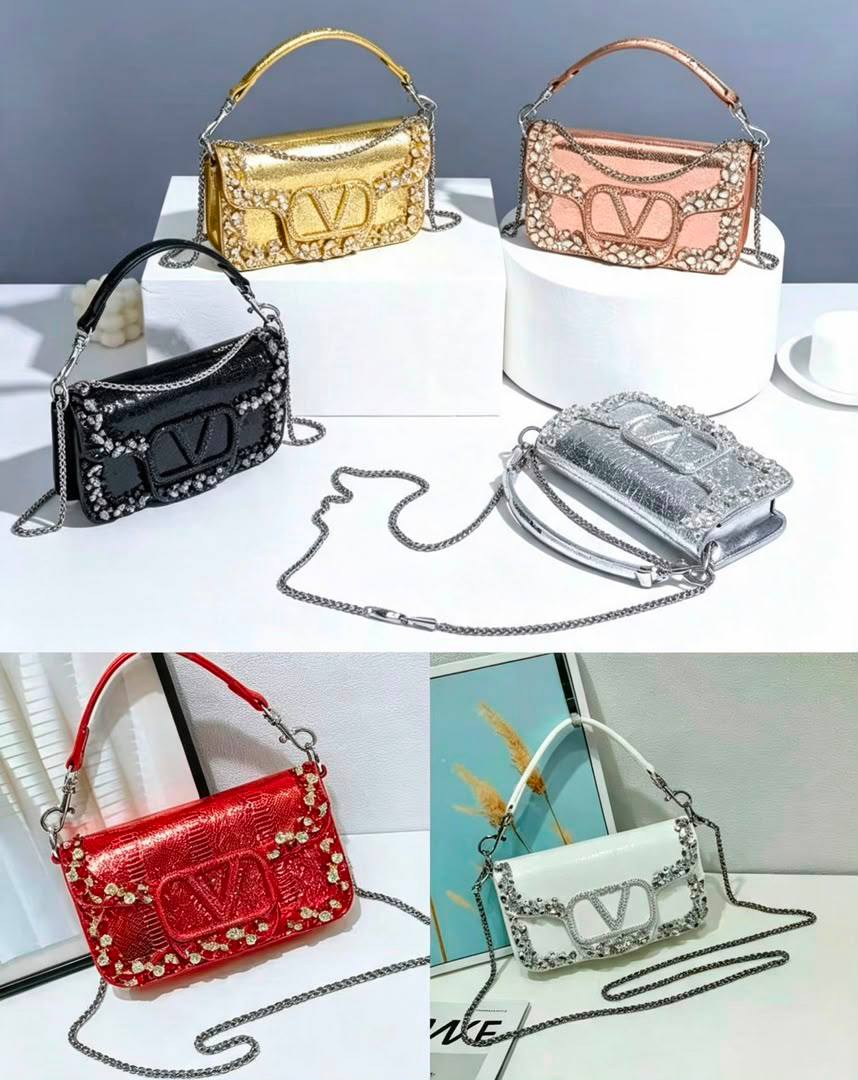 Valentino
105 dhs✅
Super good quality with box

Zain35
♥️♥️♥️