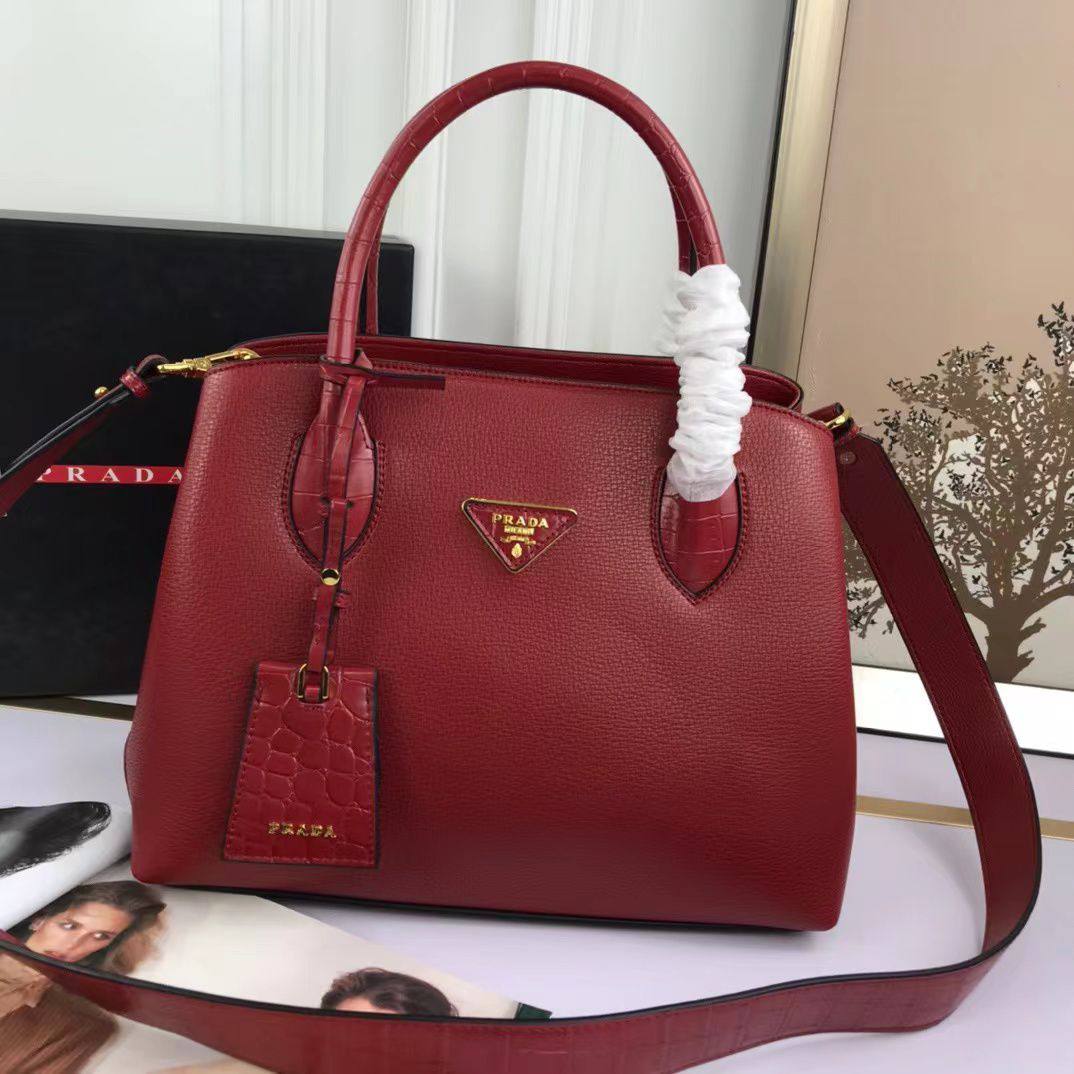 Prada
110 dhs✅

Zain143
♥️♥️♥️