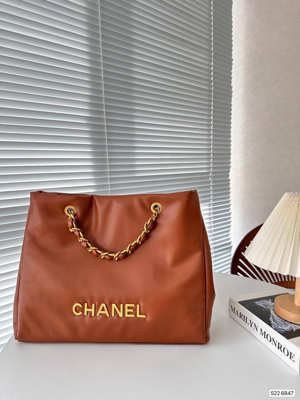 Chanel
100 dhs✅

Zain72
♥️♥️♥️