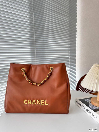 Chanel
100 dhs✅

Zain72
♥️♥️♥️