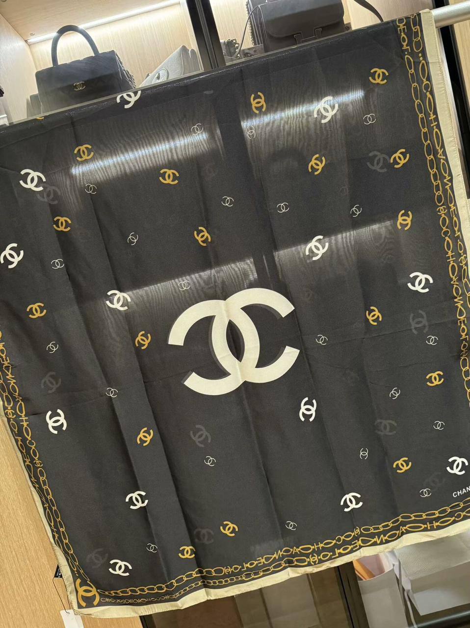 Silk scarf
40 dhs❣️

Zain60
❣️❣️❣️