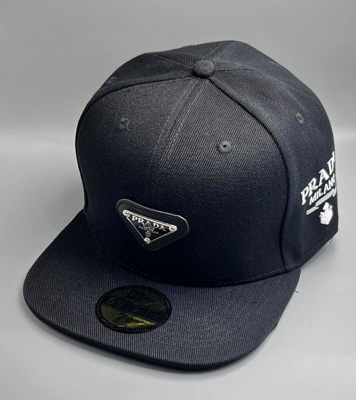 Caps

Gucci
LA
Balenciaga
Versace 
Balman
Dior
Dakley
Tommy


35 dhs🇦🇪🇦🇪

Zain182
♥️♥️♥️