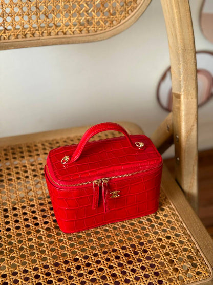New Collection✨✨✨
CHANEL
16cm
340 dhs🇦🇪🇦🇪
*MASTER QUALITY*
With box🎁

Zain167
♥️♥️♥️