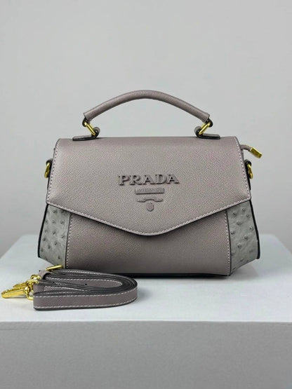 Prada

110 dhs🇦🇪🇦🇪
With Box

Zain50
♥️♥️♥️