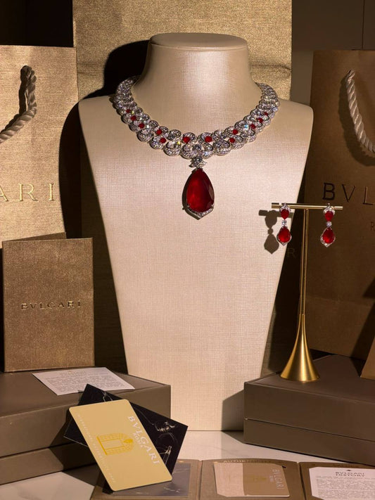 BVlGARI
 Collection 😍

Quality: Super Master 
Non -Tarnish color

* ⁠Necklace 
* ⁠Earring
For Price 👇 WTSP Text Zain 0568585901

Zain268
♥️♥️♥️