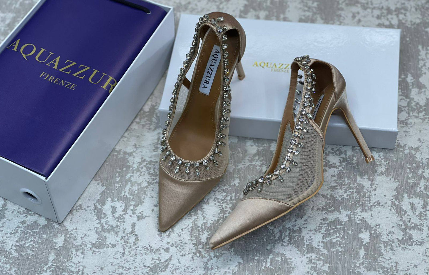 AQUAZZURA

Size 36 to 41. 

130 dhs🗽

Zain175