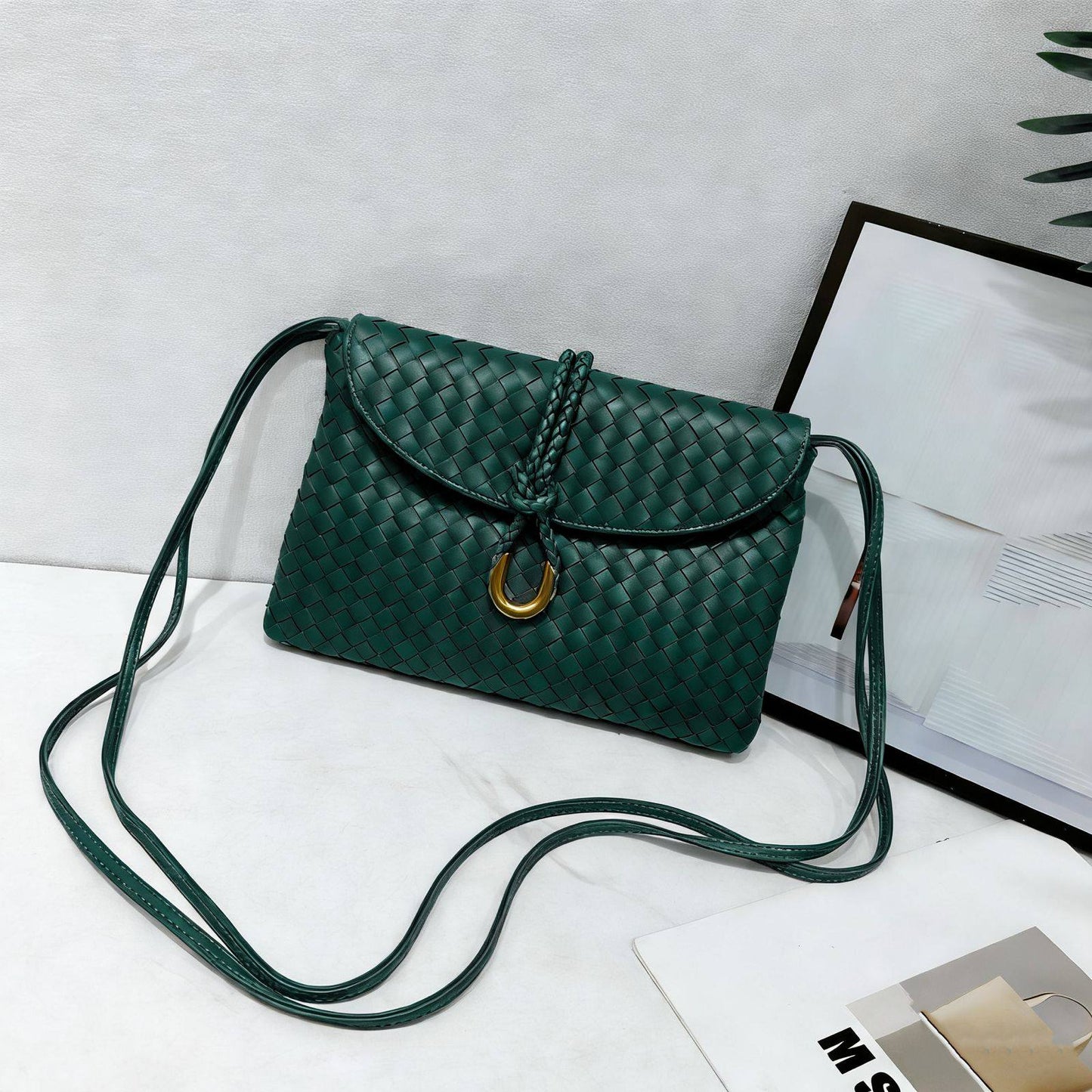 Bottega

95 dhs❣️ 
with box
🎁🎁🎁

Zain38
♥️♥️♥️
