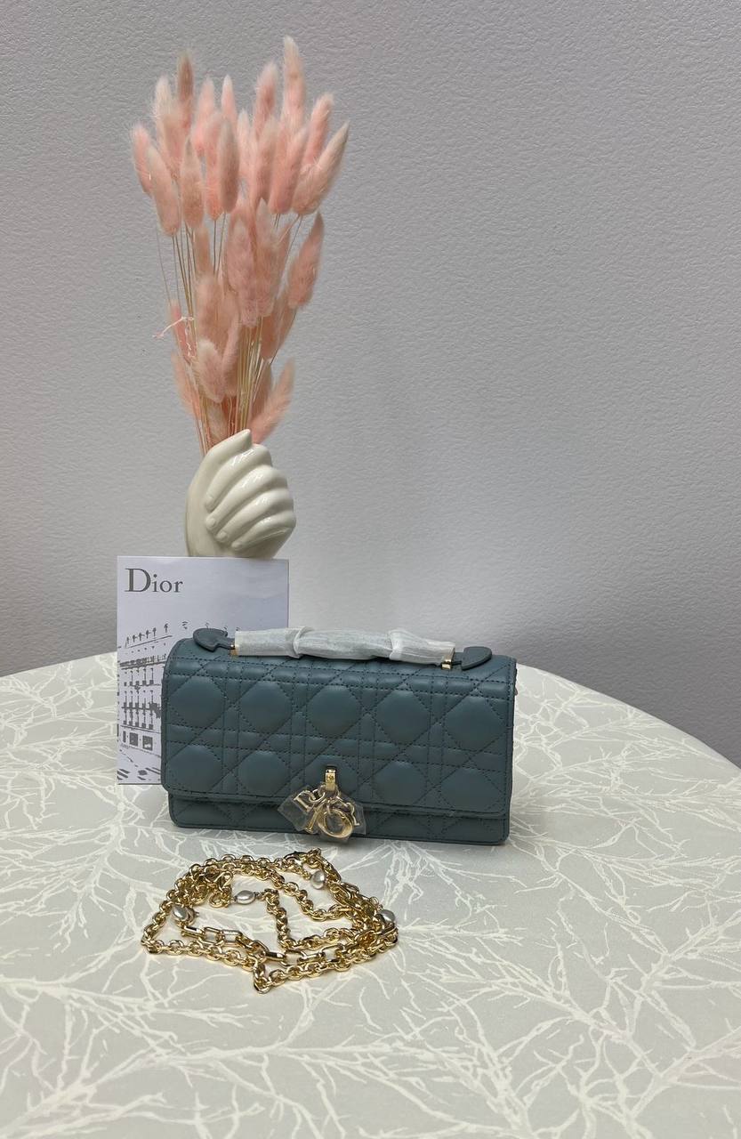 Dior 💕💕✨
Super master quality 🔥🔥
Available ✨💕💕
With full packing 📦🎀
For Price 👇 WhatsApp✅
0568585901 
0507557372
0552275751 Owner Zain 👌

Zain252
♥️♥️♥️