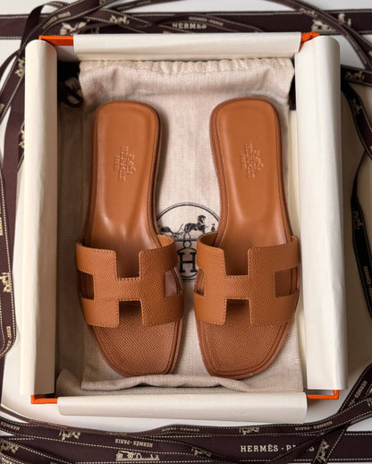 𝑯𝒆𝒓𝒎𝒆𝒔
𝑨𝑨𝑨 𝑸𝑼𝑨𝑳𝑰𝑻𝒀
𝑺𝒊𝒛𝒆 36 𝒕𝒐 41
430 dhs🇦🇪🇦🇪

Zain81
♥️♥️♥️