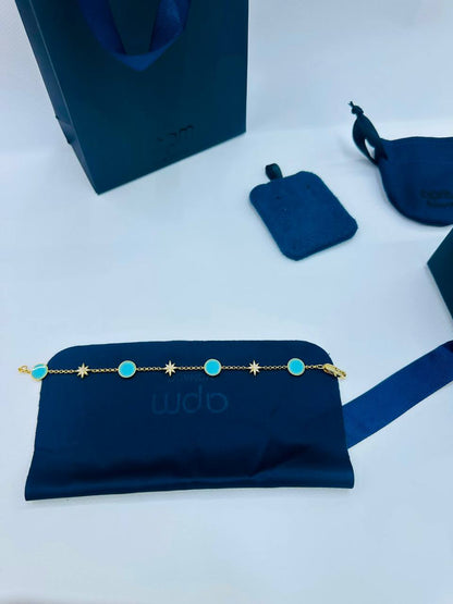 Apm❤️‍🔥*
Bracelet 🐦‍🔥
good quality 💯
With normal boxes 🗃️ 
And paper bag 
40 dhs✅
With master box 🗃️ 
55 dhs✅

Zain216
♥️♥️♥️