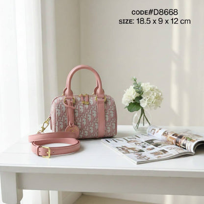 CHRISTIAN DIOR
ɢʀᴏᴏᴠᴇ 20 ᴛᴏᴘ ʜᴀɴᴅʟᴇ
ᴏʙʟɪǫᴜᴇ ᴊᴀᴄǫᴜᴀʀᴅ ᴄᴀɴᴠᴀs
ᴡɪᴛʜ ʟᴏɴɢ ʙᴇʟᴛ sᴛʀᴀᴘ
ɢᴏʟᴅ ʜᴀʀᴅᴡᴀʀᴇ
ᴡɪᴛʜ ʟᴏɢᴏ ᴄʜᴀɪɴ sᴛᴀʀ
sɪᴢᴇ : 18.5 cm
ᴡɪᴛʜ BOX
🎁🎁🎁

95 dhs❣️

Zain31
♥️♥️♥️