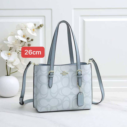 Coach
With box 🎁🎁🎁

110 dhs✅

Zain168
♥️♥️♥️