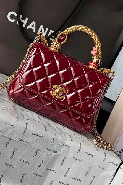 Chanel

130 dhs
High-quality 

With magnetic box

Zain35 
Zain26
♥️♥️♥️