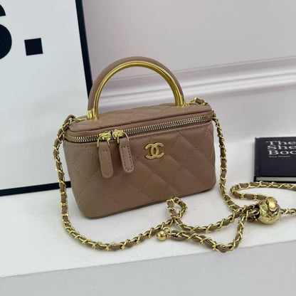 Chanel

90 dhs❣️

With box
🎁🎁🎁

Zain219
♥️♥️♥️