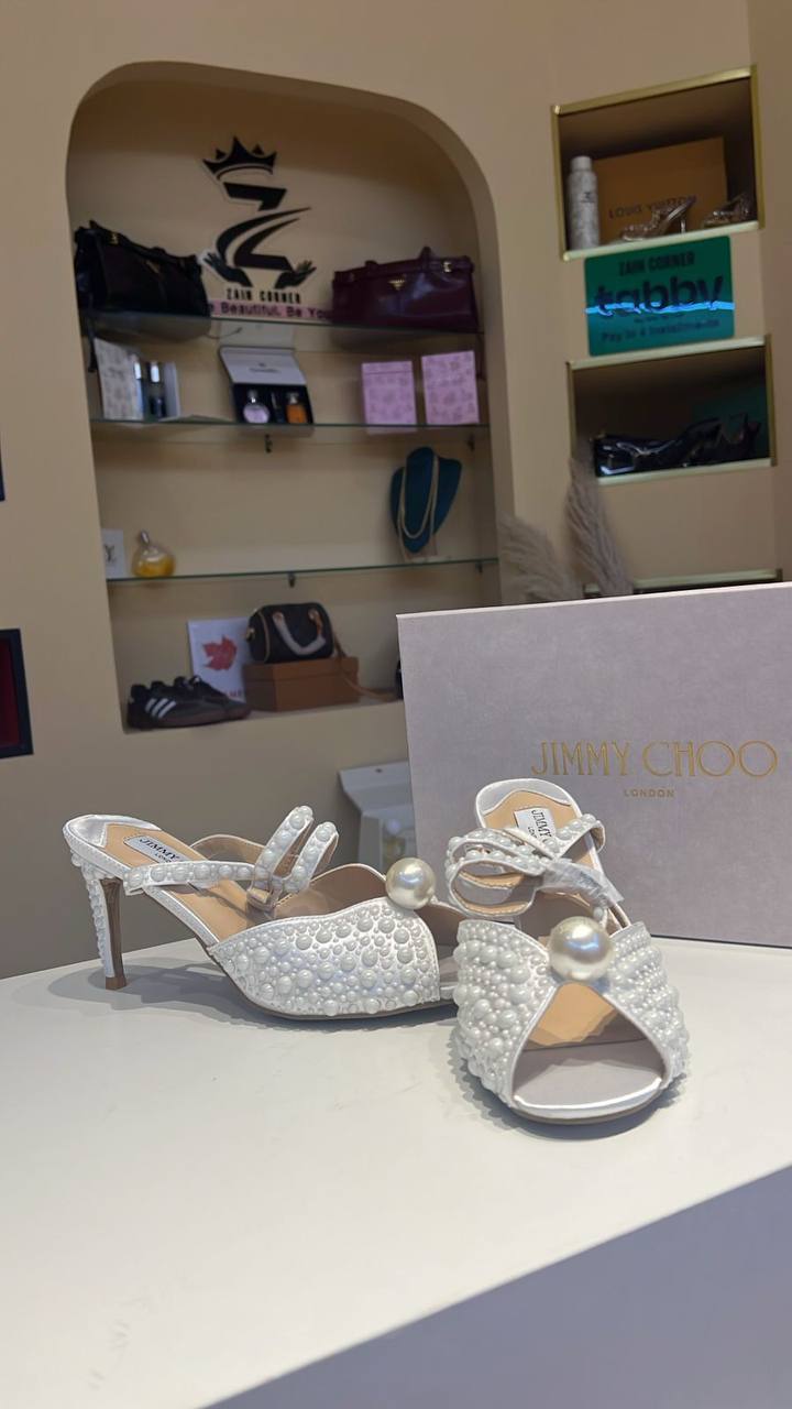 Jimmy choo 
size 36 to 41
140 dhs✅

Zain146
♥️♥️♥️