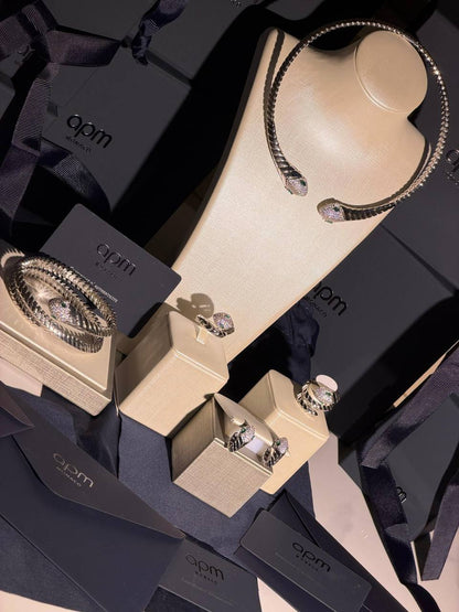 *Apm Monaco*
Quality: Super Master 
Non -Tarnish color 
 Note :- Full Set including (necklace,Bracelet ,earrings & 2 rings )_
For Price 👇 WTSP Text Zain 0568585901

Zain263
♥️♥️♥️