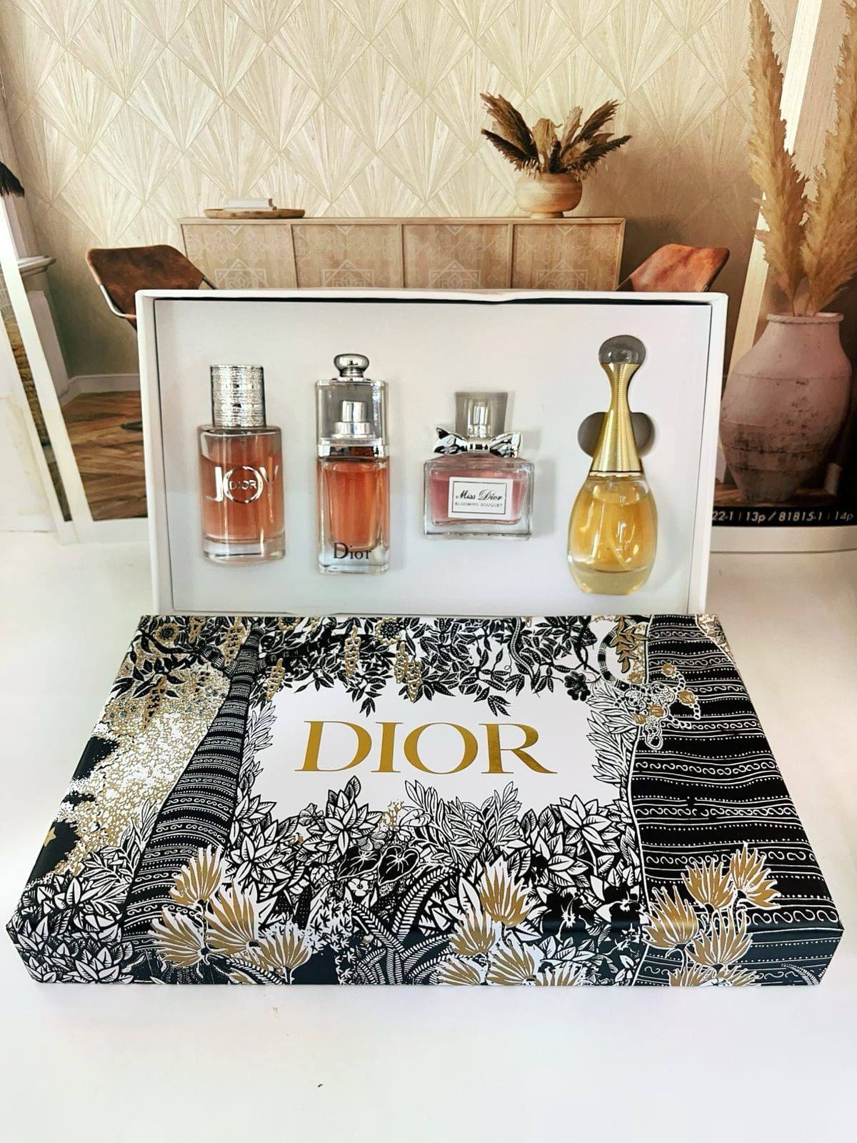 Dior Set
55 dhs❣️

Zain105
♥️♥️♥️