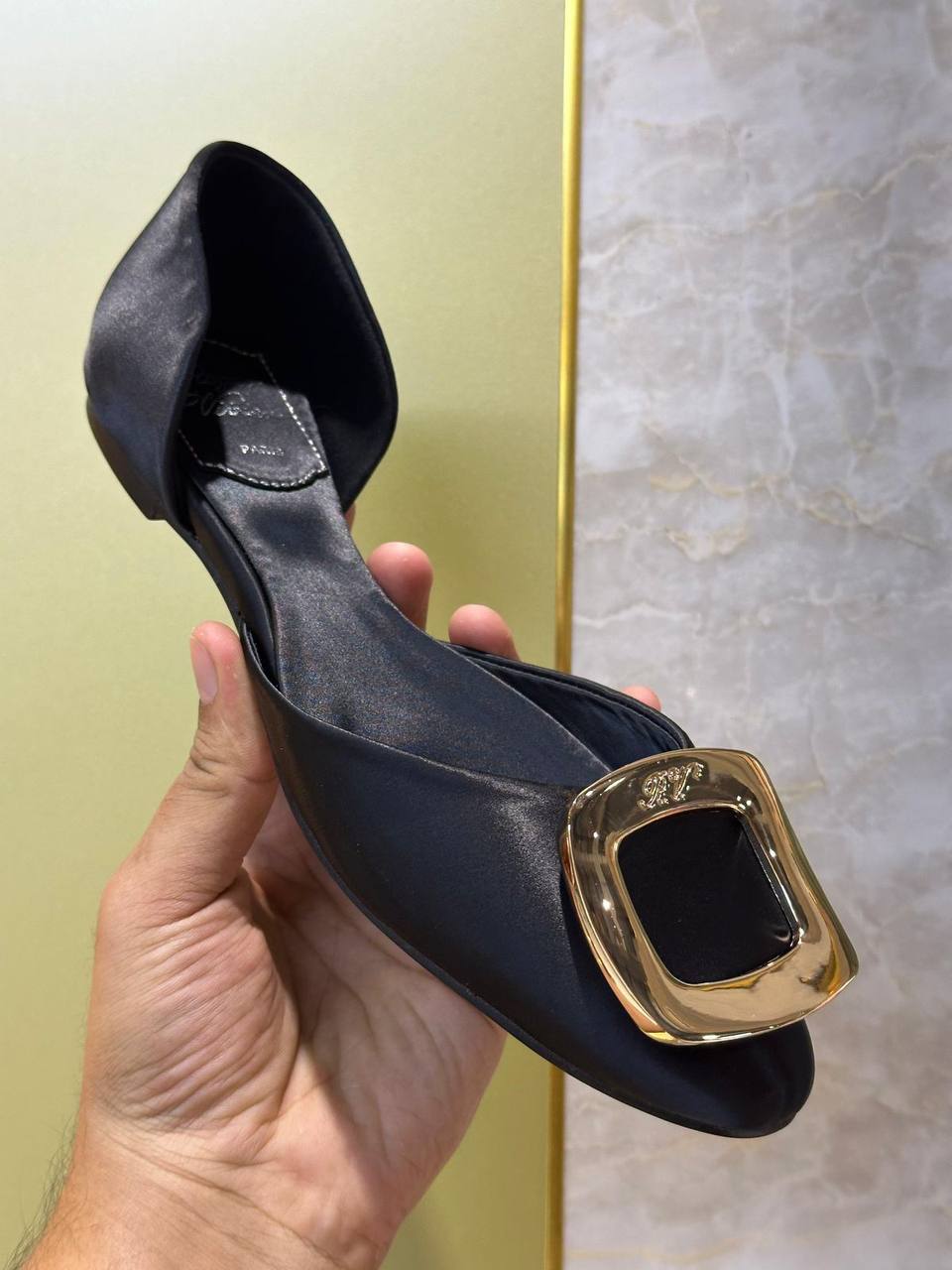 RV

size 36 to 41

120 dhs💓

Zain103
♥️♥️♥️