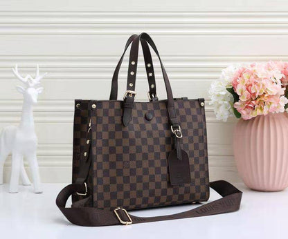 LOUIS VUITTON 

RESTOCK  

GOOD QUALITY 
105 dhs🇦🇪🇦🇪

Zain17
♥️♥️♥️