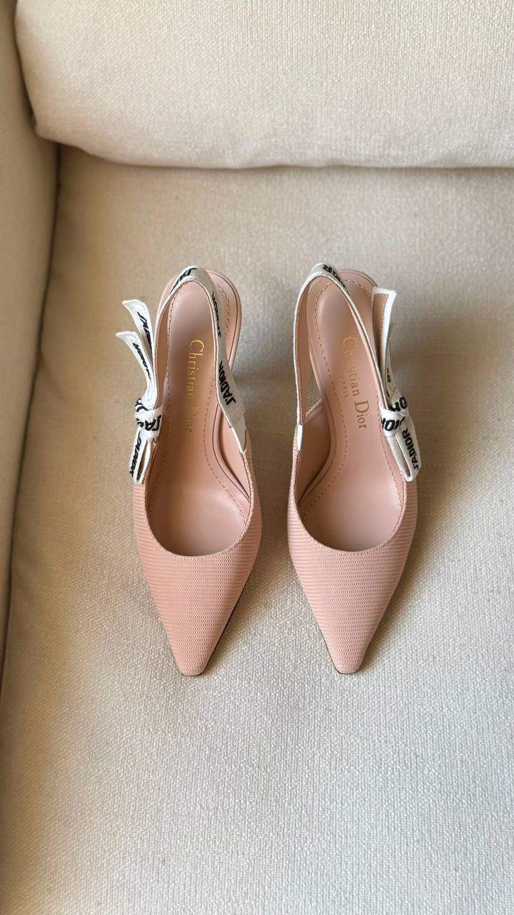 Dior
AA Quality
Size 36 to 41
450 dhs🇦🇪🇦🇪

Zain288
♥️♥️♥️