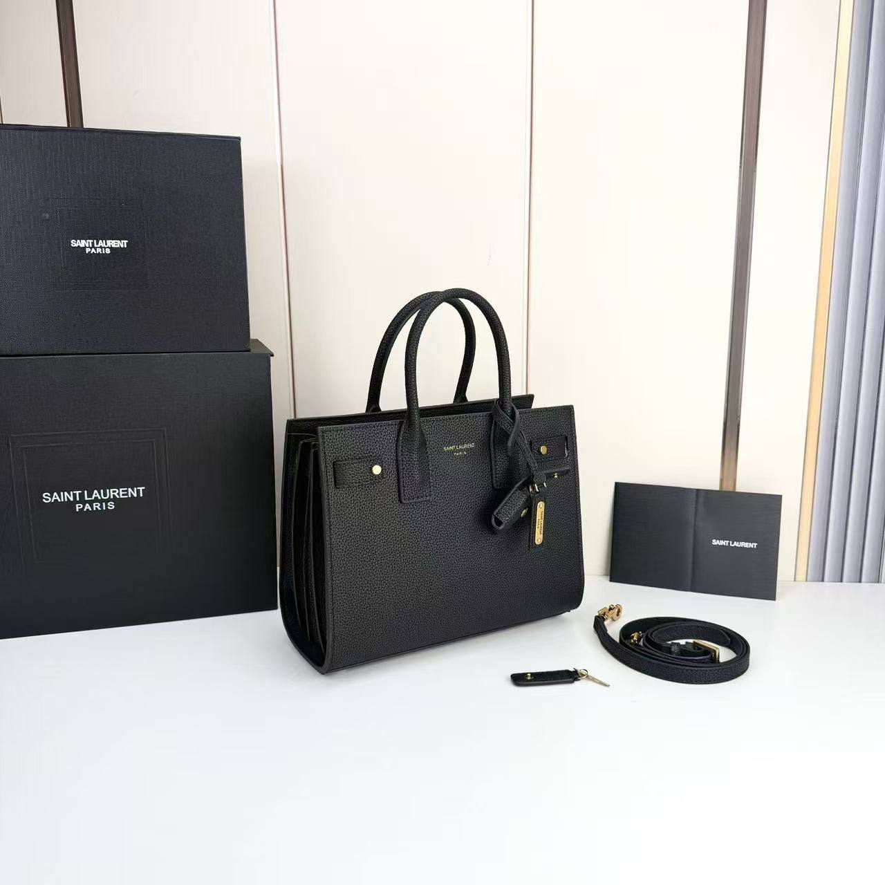 YSL
Master
360 dhs✅
#26cm🥰🥰

Zain228
♥️♥️♥️