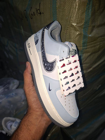 NIKE
40 to 45 size
95 dhs💓

Zain27
♥️♥️♥️