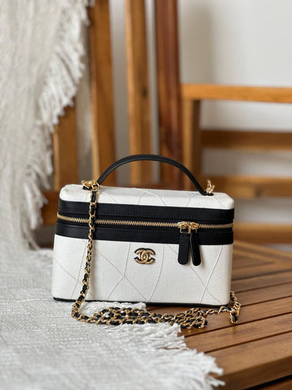 Chanel 
*Vanity💕*
Super Master 
For Price 👇 WhatsApp✅
0568585901 
0507557372
0552275751 Owner Zain 👌

Zain317
♥️♥️♥️