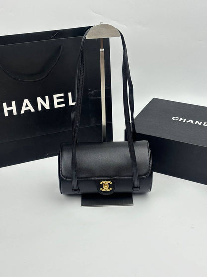 Chanel  
size:21×10×10 
240 dhs✅

Zain114
♥️♥️♥️