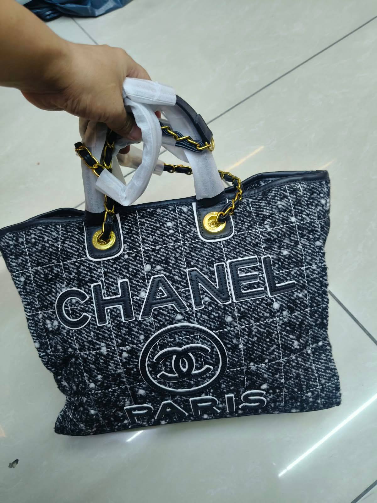 Chanel

120 dhs🇦🇪🇦🇪

Zain10
♥️♥️♥️