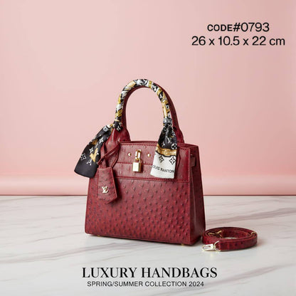 LV
ᴄɪᴛʏ sᴛᴇᴀᴍᴇʀ PM 
ᴏsᴛʀɪᴄʜ ʟᴇᴀᴛʜᴇʀ ᴍᴀᴛᴇʀɪᴀʟ
ᴡɪᴛʜ sɪʟᴋ ᴛᴡɪʟʟʏ sᴄᴀʀғ
ɪᴛ ʜᴀs ʟᴏɴɢ ʙᴇʟᴛ sᴛʀᴀᴘ
sɪᴢᴇ: 26 cm

75 dhs👑

Zain31
♥️♥️♥️