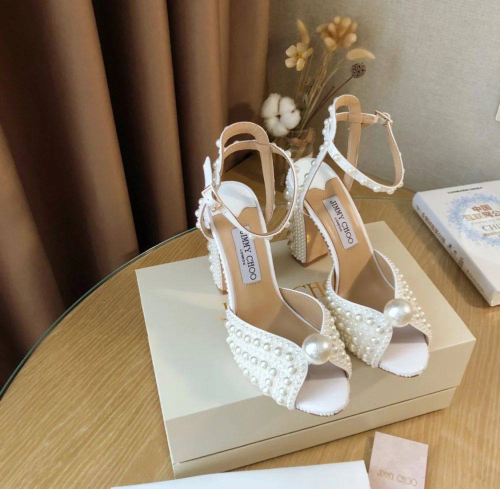 New. Jimmy choo heel 

  Size  .  36.  to 41

180 dhs❣️

Zain80
♥️♥️♥️