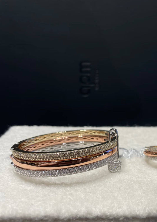 APM Bangle 🪅
Master quality 

*105* AED normal box 
*130* AED same master box 🗃️

Zain48
♥️♥️♥️