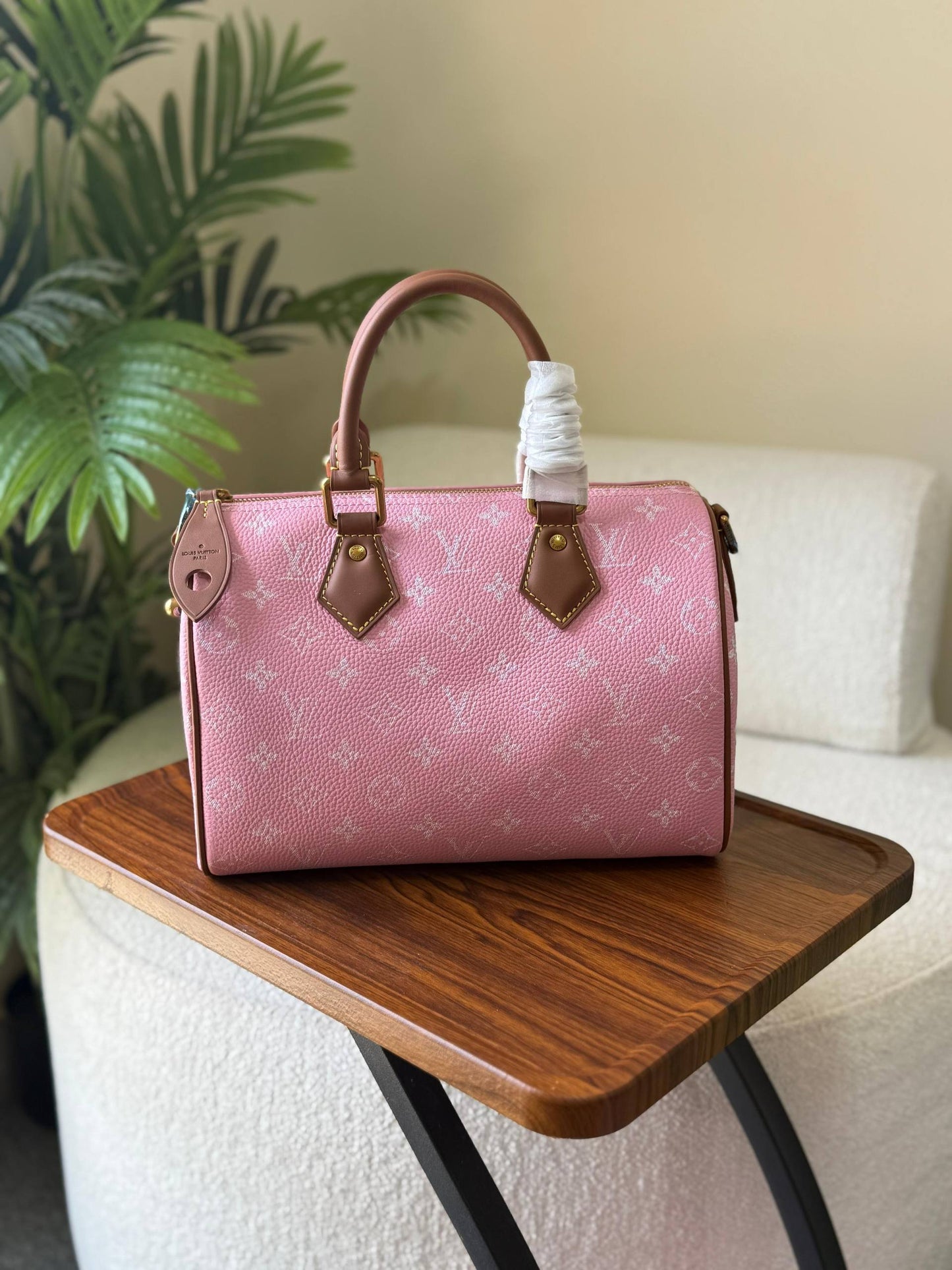 🌿💗*Louis Vuitton*😍🍃
    ❄️25. 30 cm❄️
     🍃 😍🙃😍 💫
Super Master Quality
For Price 👇 WTSP Text Zain 0568585901

Zain246
♥️♥️♥️
