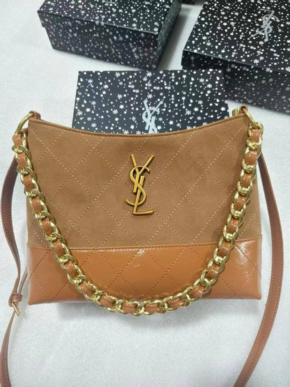 YSL

105 dhs🪙🌨️

 high quality 

With box   
🎁🎁🎁

26cm

Zain26
♥️♥️♥️