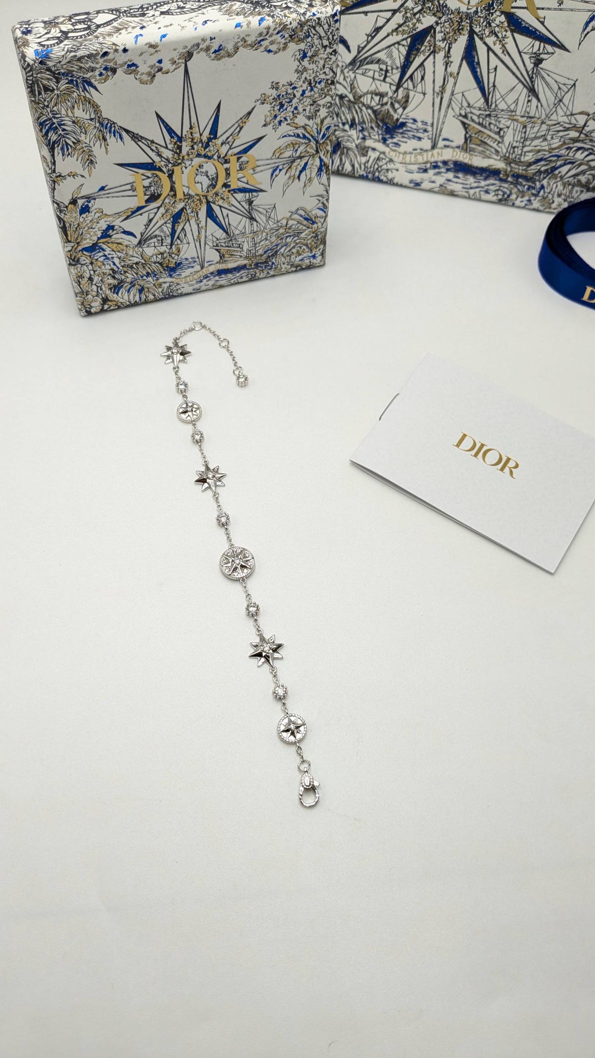 Dior
Master Quality
Bracelet
85 dhs🇦🇪  with Normal Box 🎁
105 dhs🇦🇪 with good box 

Zain210
♥️♥️♥️