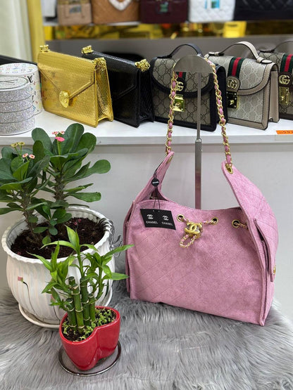CHANEL 
SIZE  ………28CM🥰
115 dhs🇦🇪

Zain51
♥️♥️♥️