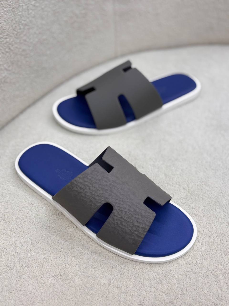 Hermes 
110 dhs✅
Size 40-46

Zain30
♥️♥️♥️