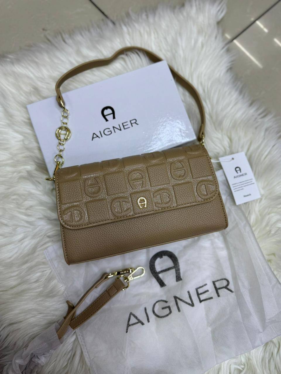❤️ Aignar  hobo
1️⃣ First quality +🎁
Size : 24 * 15 cm
95 dhs🪙🌨️
with box 🎁

Zain115
♥️♥️♥️