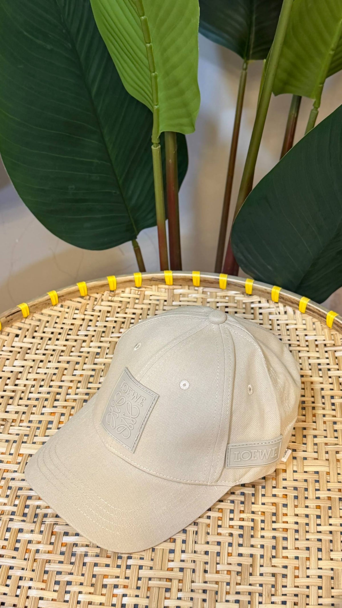 LOEWE CAP

VVIP QUALITY
180 dhs🇦🇪🇦🇪

Zain281
♥️♥️♥️