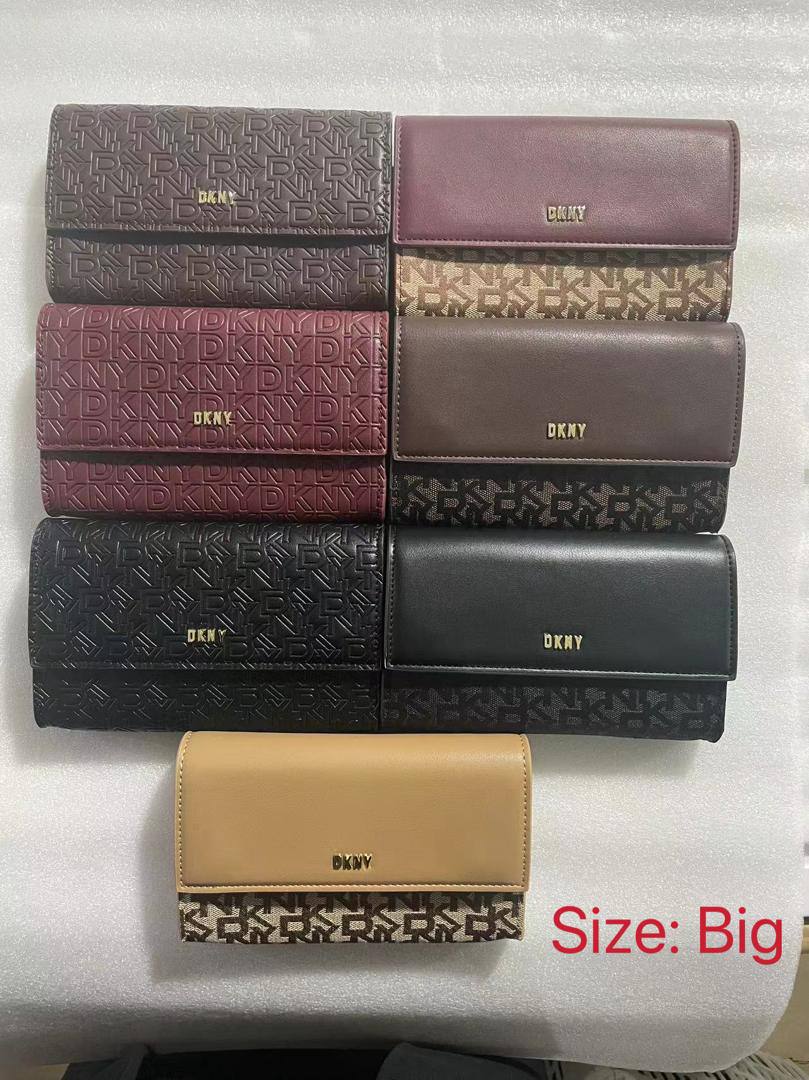 Bags 
85 dhs✅
with box
🎁🎁🎁

size big      20cm
size small  19cm

Zain26
♥️♥️♥️