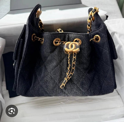CHANEL 
COPY ONE NEW CAME 
130 dhs🇦🇪🇦🇪
SIZE: 25cm

Zain200
♥️♥️♥️