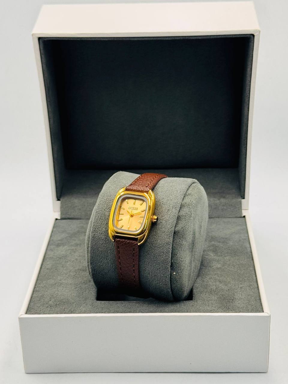 Guess ladies 
offer price
35 dhs💓

Zain08
♥️♥️♥️