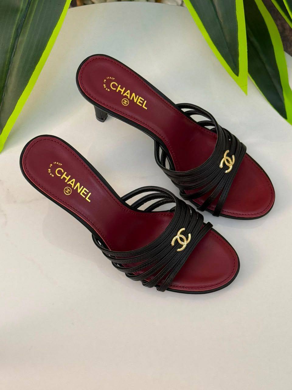 CHANEL
MASTER QUALITY💯
Size:36...to41
350 dhs✅

Zain190
♥️♥️♥️