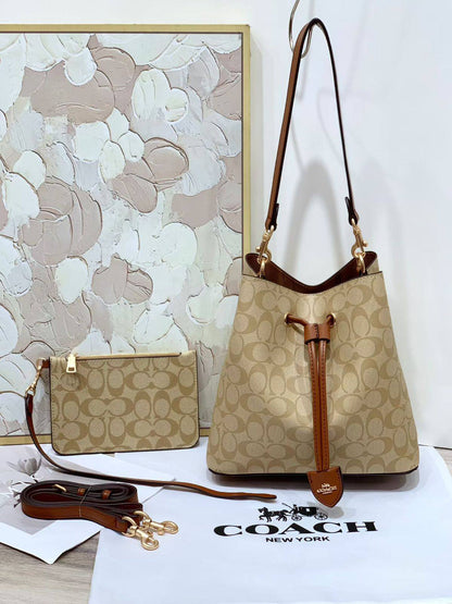 COACH
24cm

Microfiber, Good Quality
110 dhs🪙🌨️ 

Zain254
♥️♥️♥️