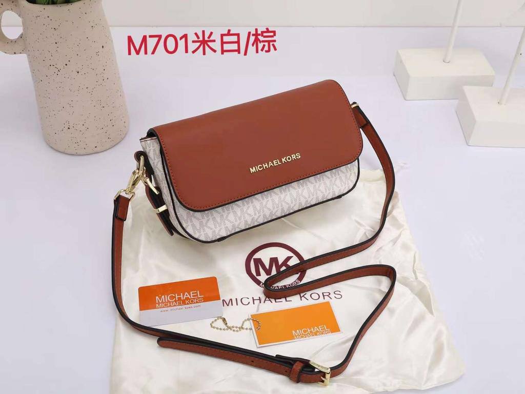MK
85 dhs🪙💕

high quality 

With box
🎁🎁🎁
Zain26
♥️♥️♥️