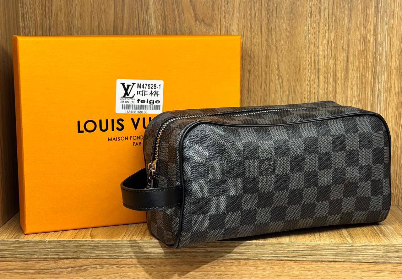 LV
Best quality with box’s 
75 dhs✅
size 25 cm

Zain290
♥️♥️♥️
