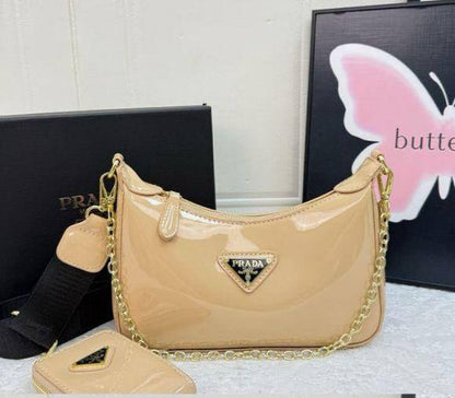 Prada
24 cm 
with box 
80 dhs✅

Zain17
♥️♥️♥️