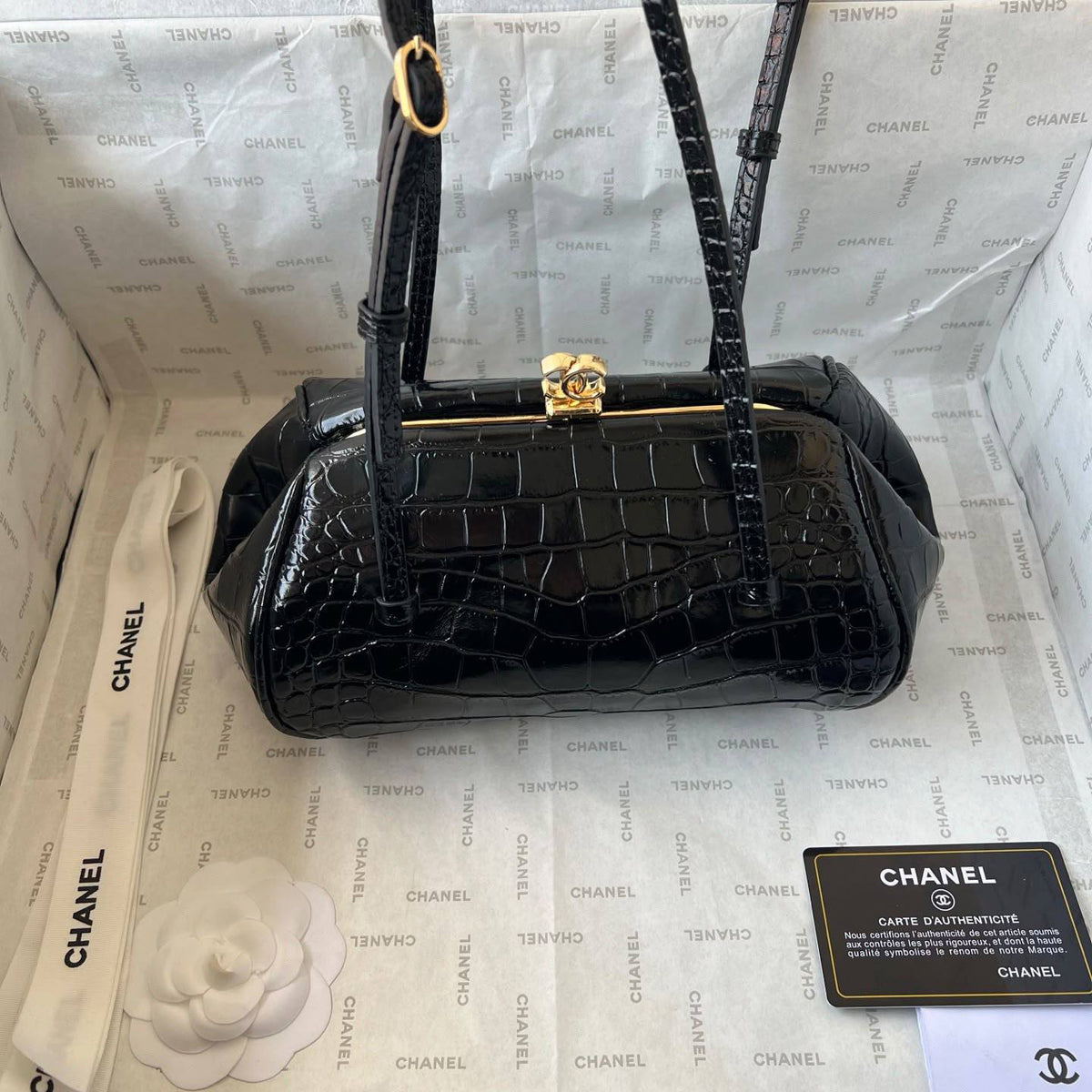 Chanel

21cm
320 dhs🇦🇪🇦🇪

Zain297
♥️♥️♥️