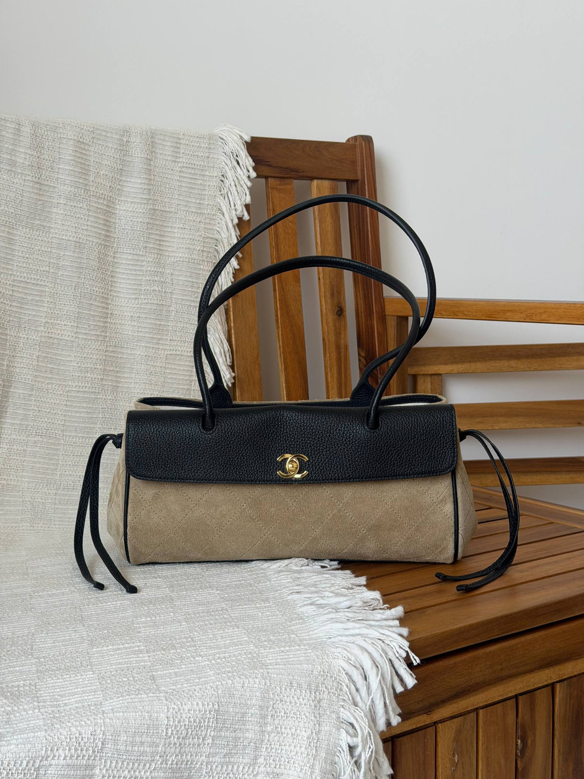 Chanel Suede Tote

For Price 👇 WhatsApp✅
0568585901 
0507557372
0552275751 Owner Zain 👌

Available In 3 Size
43CM
36CM
31CM

Zain317
♥️♥️♥️