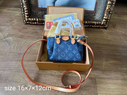 LV jean
85 dhs✅

with box
🎁🎁🎁

Zain42
♥️♥️♥️